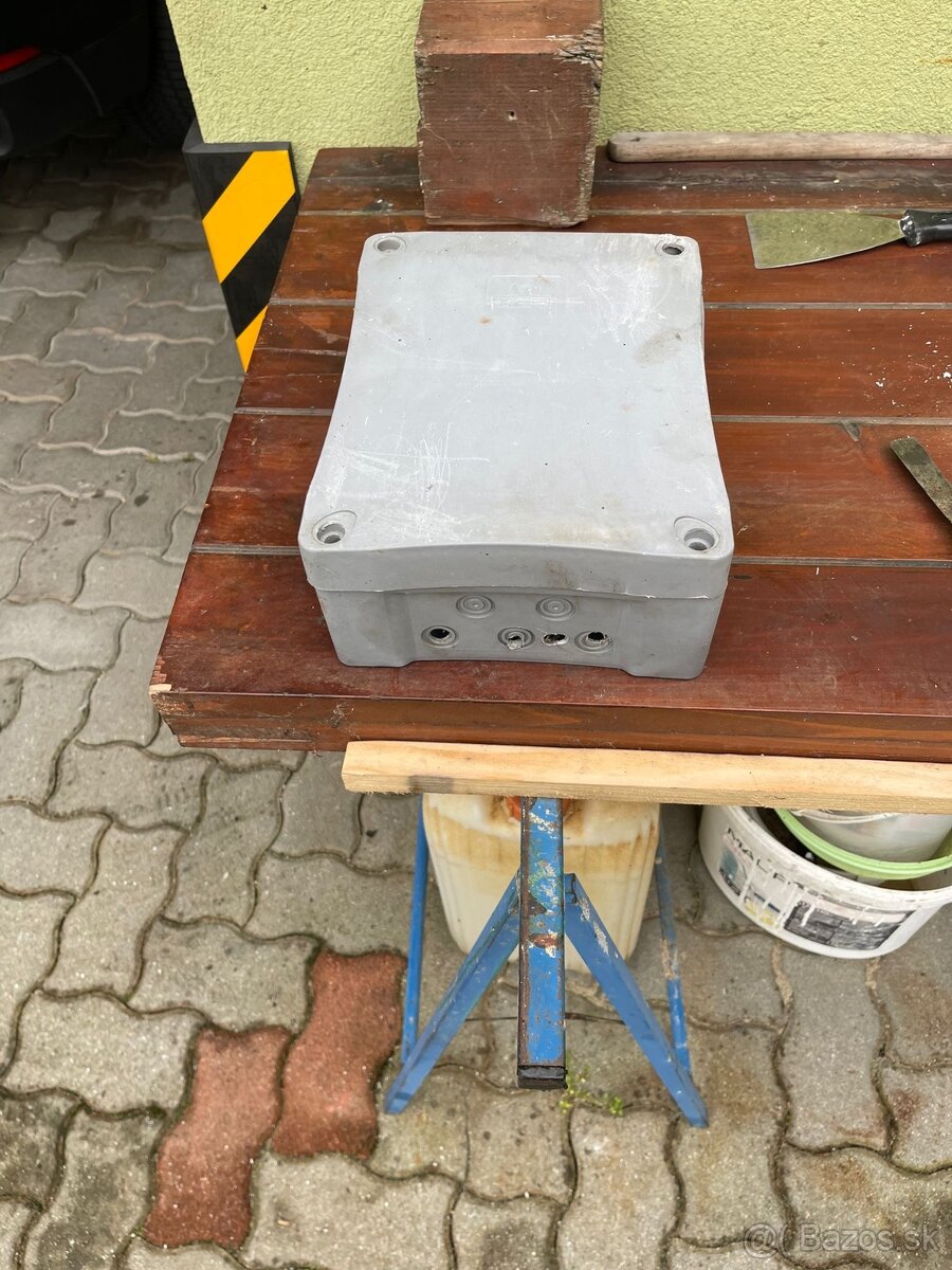 Brána - 8