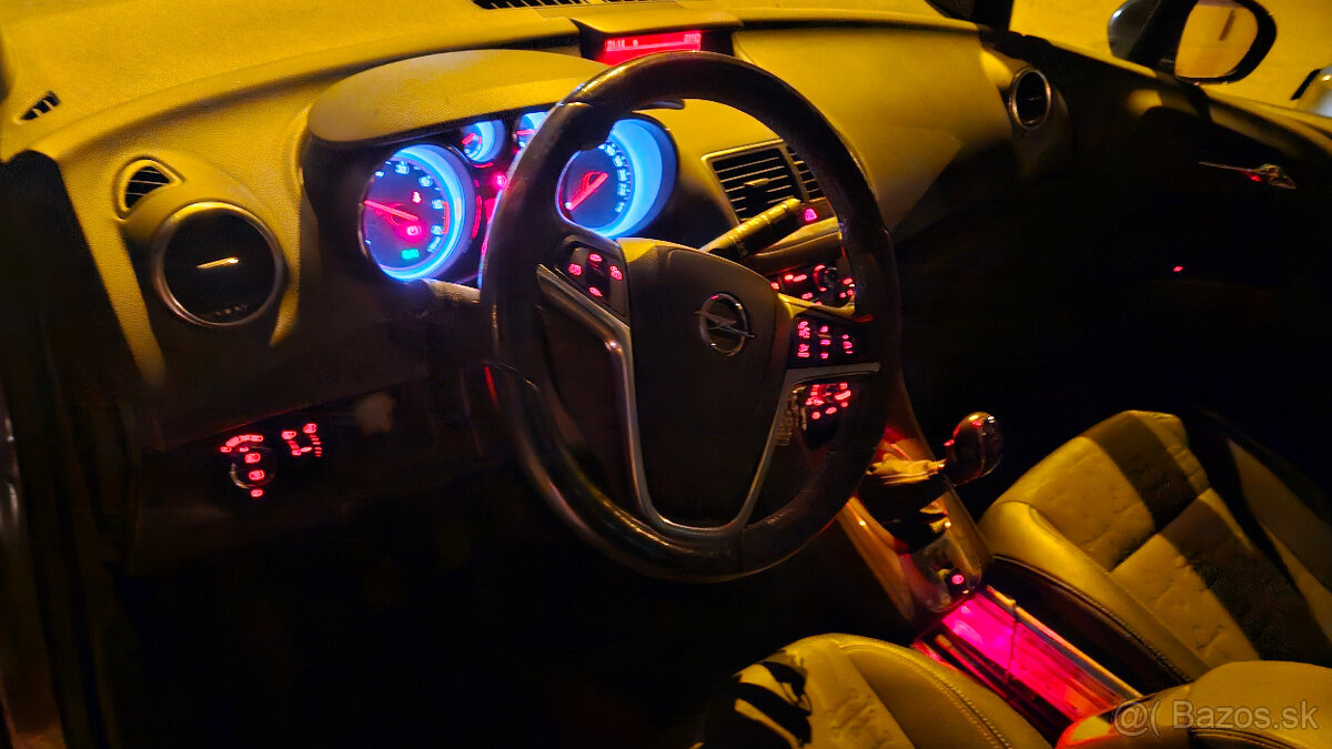 Opel Meriva B, 1,6 CDTI, COSMO, rok 2015, +ŤZ - 8