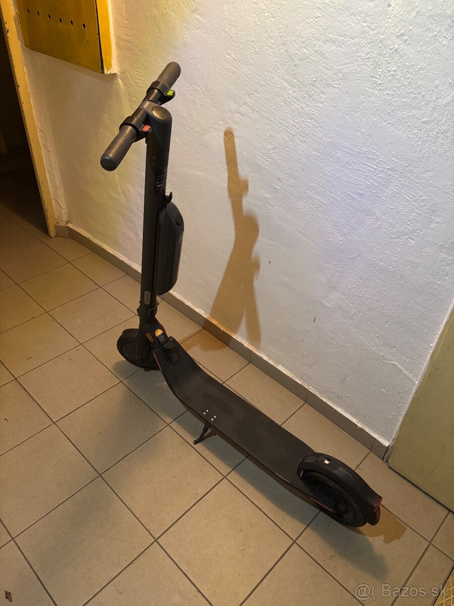 Segway Ninebot Kickscooter E25A - elektrická kolobežka - 8