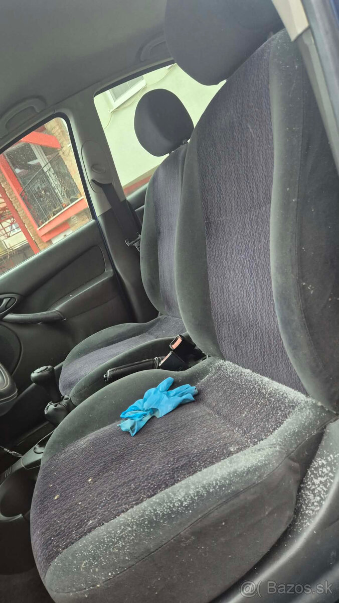 Ford Focus 1,4i 55kw - 8