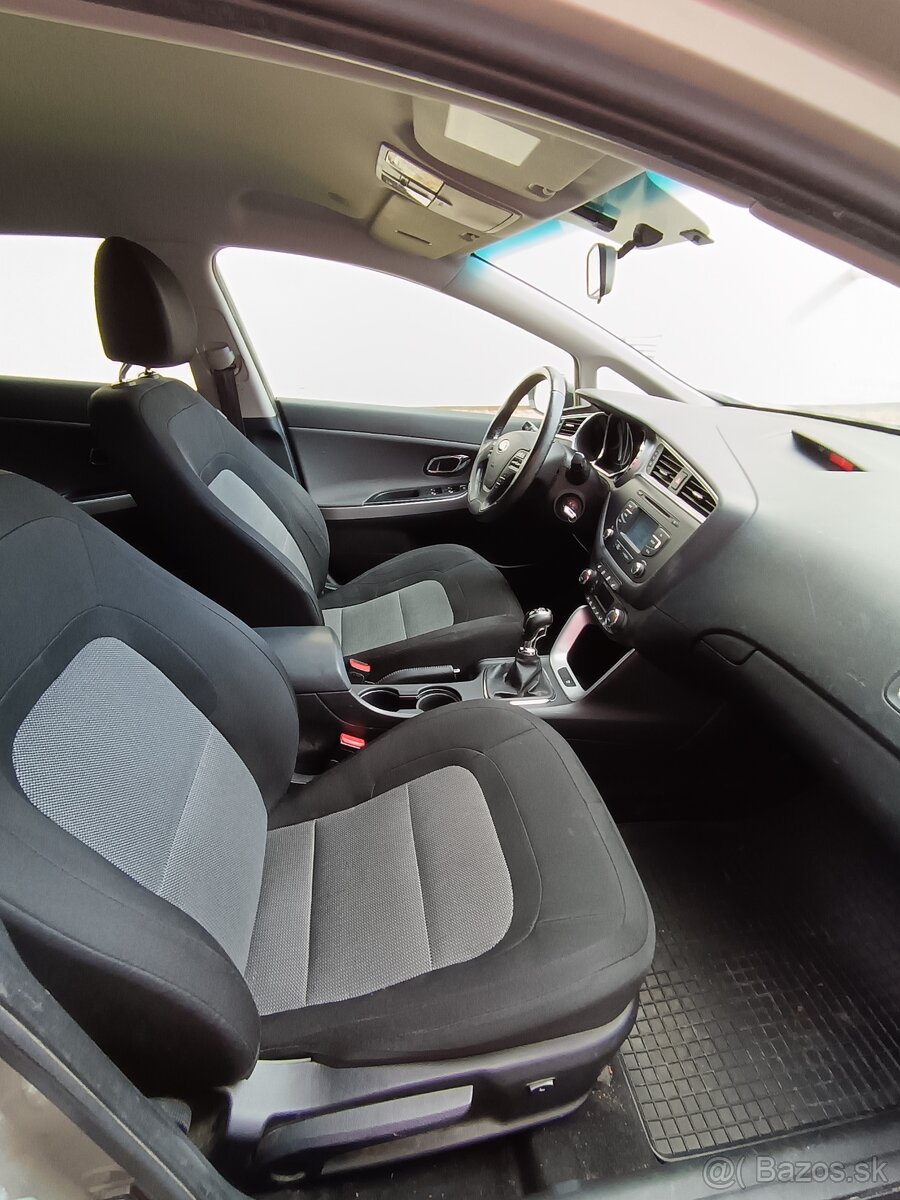 Predám KIA Ceed Kombi - 8
