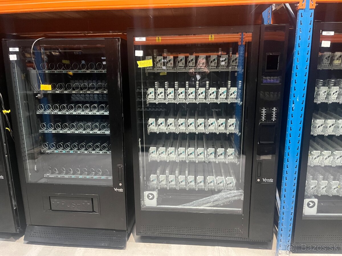 Predam predajný automat Vendo Sanden - 8