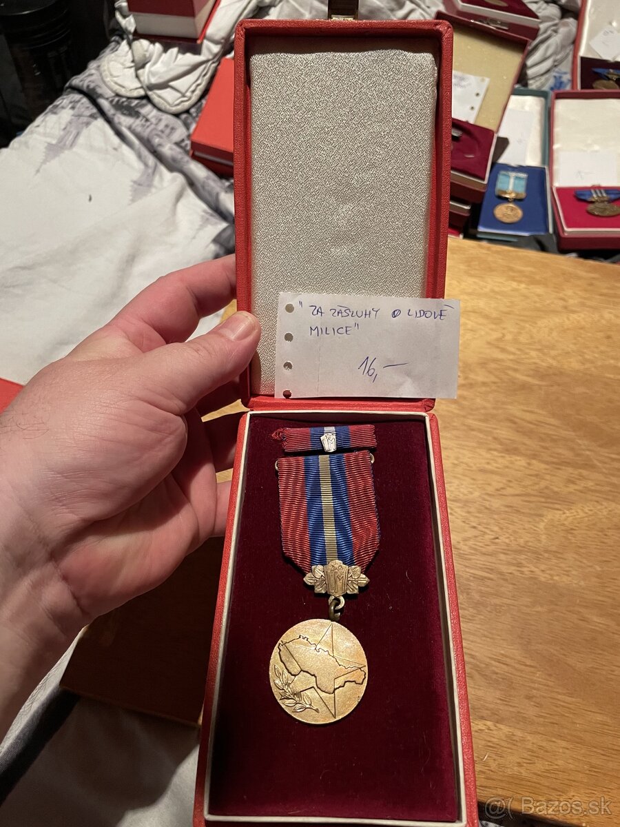 Vojenske odznaky 17 (Medajle) - 8