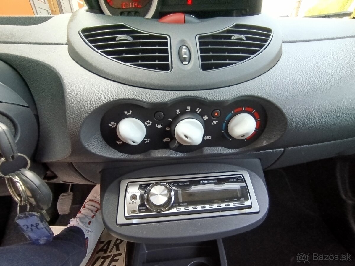 Renault Twingo 1.2i, LED denné, Klimatizácia, 2011 - 8