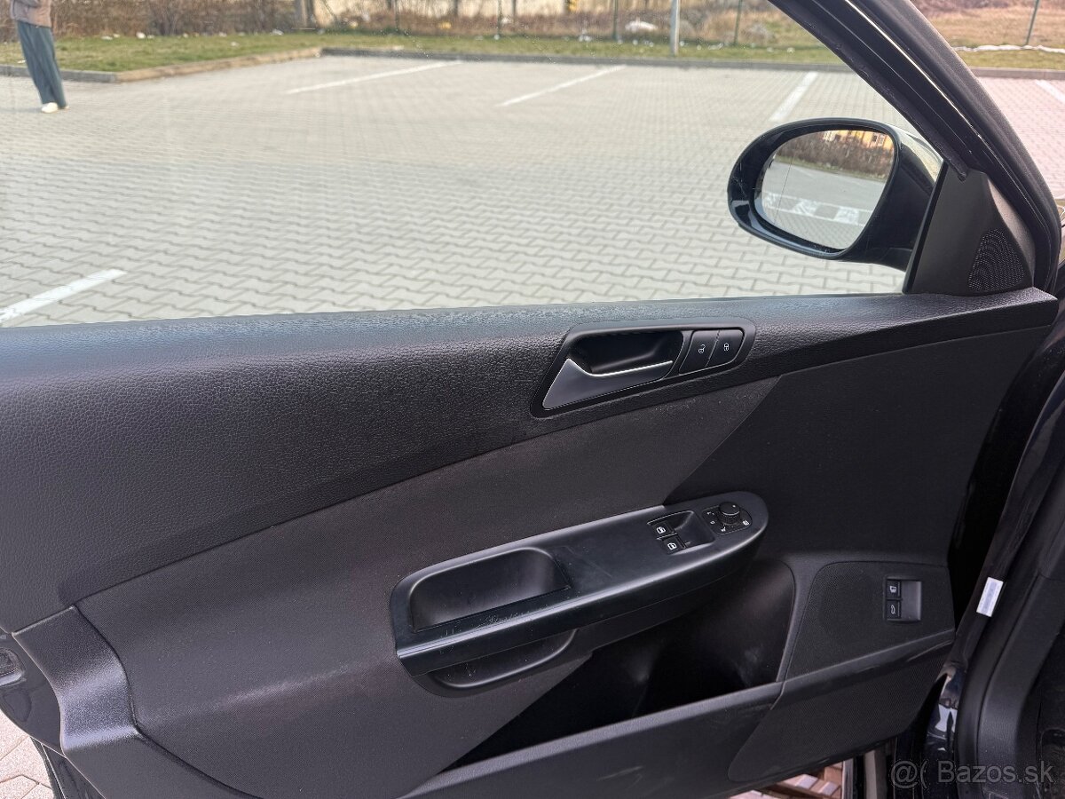 Volkswagen Passat Variant 1,6 TDI R-LINE - 8