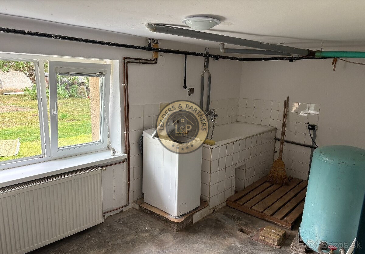 Na predaj rodinný dom s pozemkom v Seredi Topoľová ulica - 8