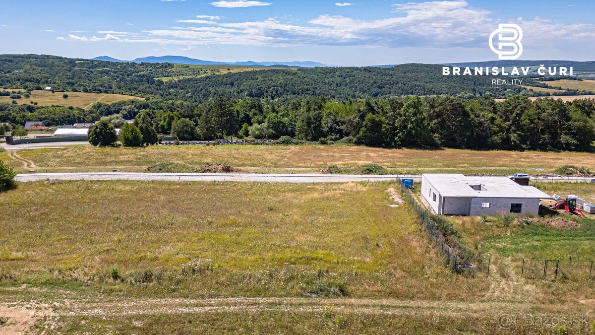 Nová cena. Predaj, stavebný pozemok, rozloha 1032 m2, obec P - 8