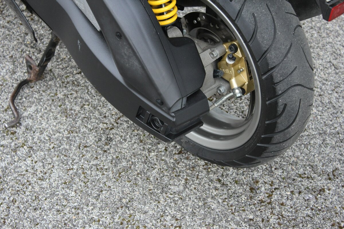 skúter aprilia SR50 2009 AM od 15 rokov ZIMNÁ CENA - 8