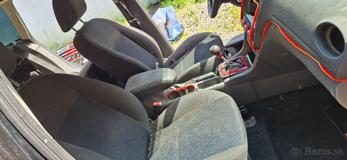 Rozpredám Ford Focus mk 2 combi 1.6 TDCi - 8