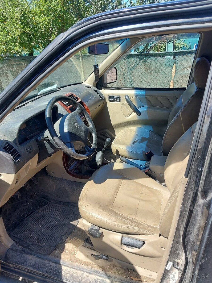 Predám Nissan terrano - 8