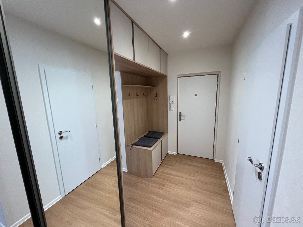 Krásny 2 izbový byt po kompletnej rekonštrukcii - 8
