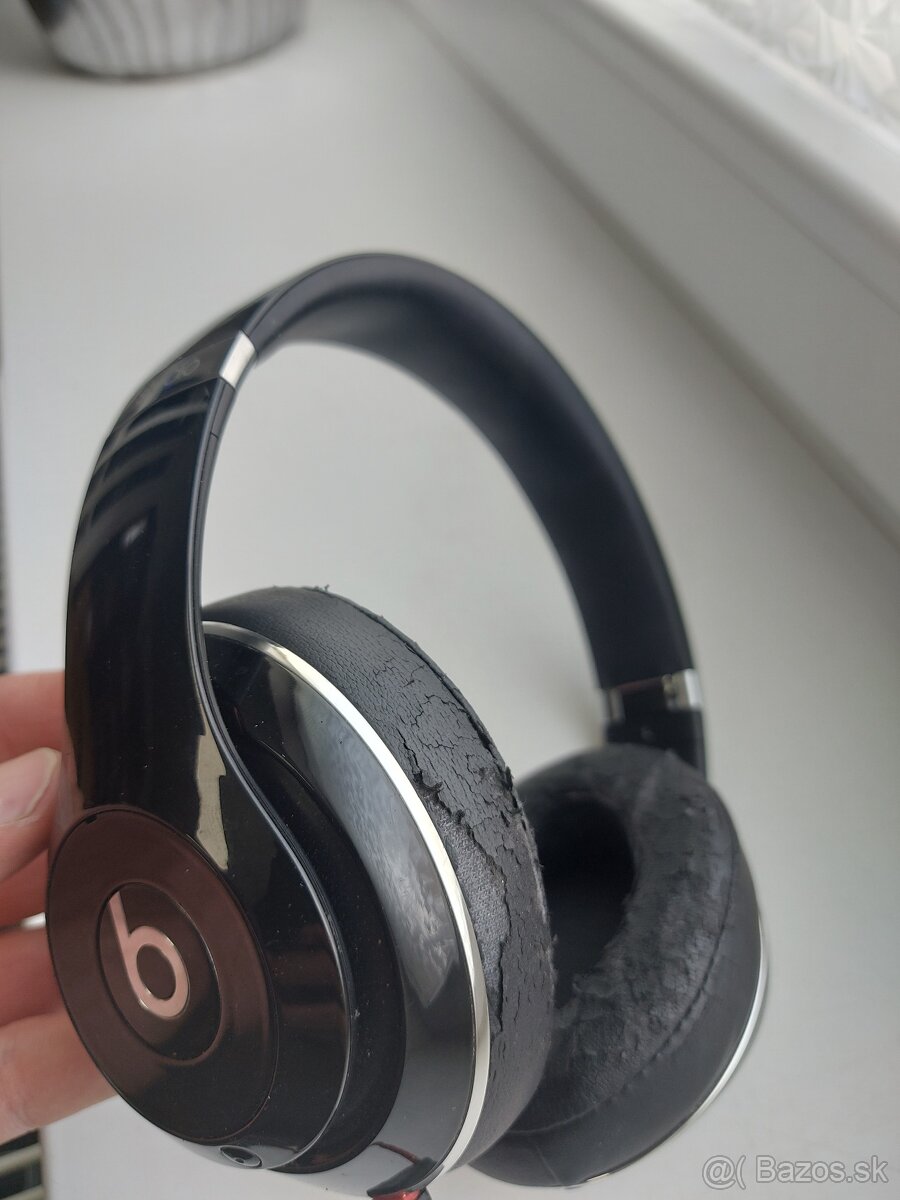 Beats by Dr. Dre Studio Wireless - 8