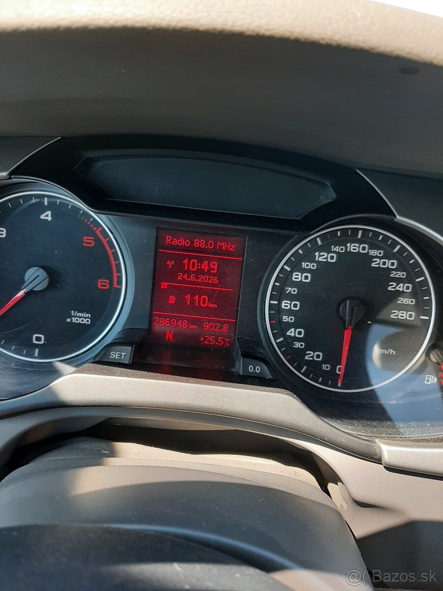 Audi A4 B8 - 8