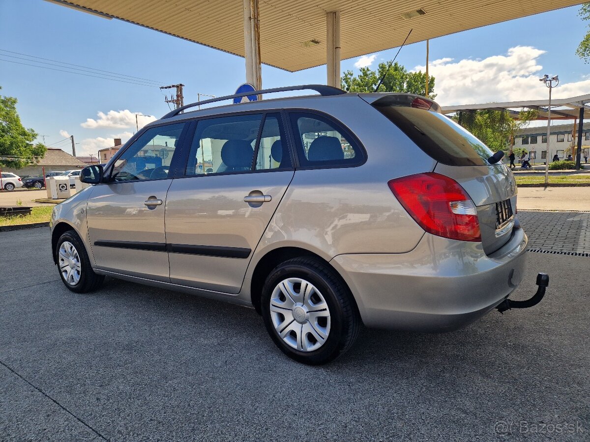 Škoda Fabia Combi 1.4 16 V Elegance - 8