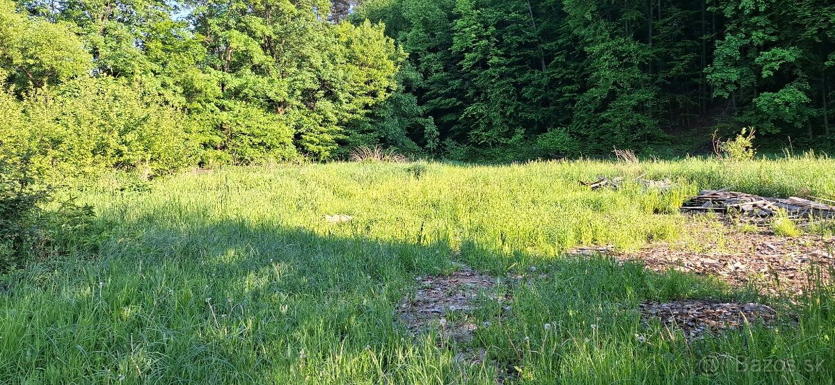 Stavebný pozemok pod lesom - ul. Jesenského - 8