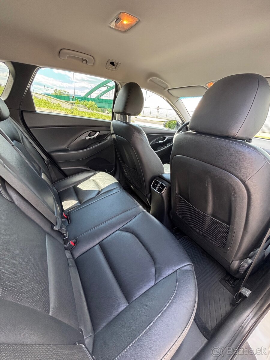 Hyundai i30 combi 2019 1.6CRDI 85kw plná vybava - 8