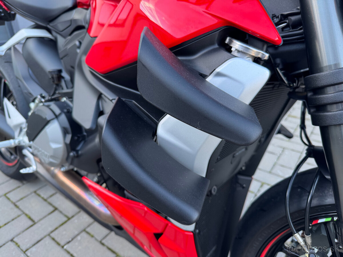 Ducati Streetfighter V2 - 8