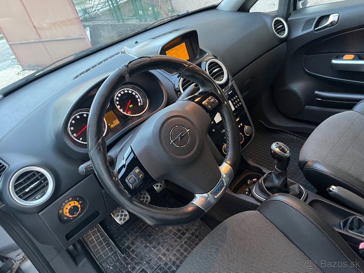 Opel Corsa Opc 1.6T - 8