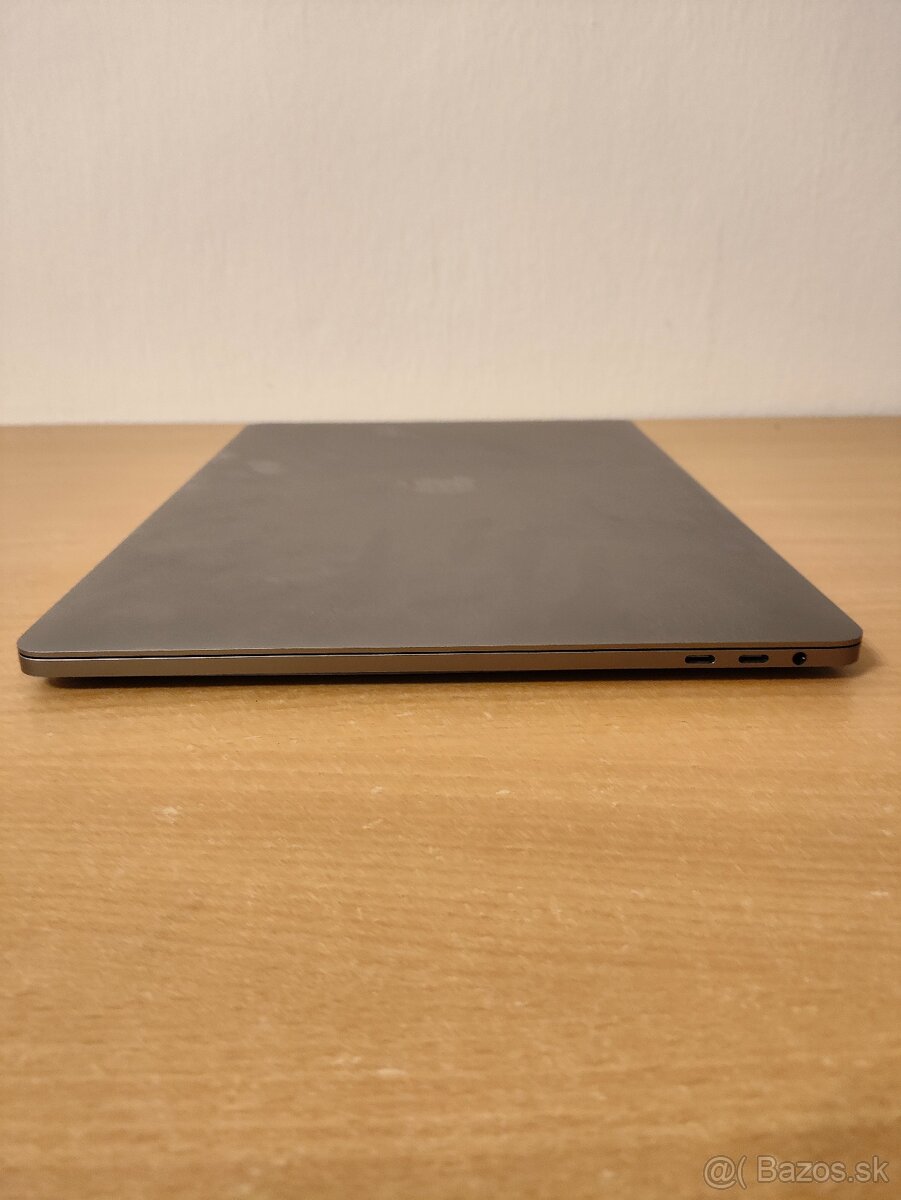 MacBook Pro 15 2016 | i7 •256GB •16GB - 8