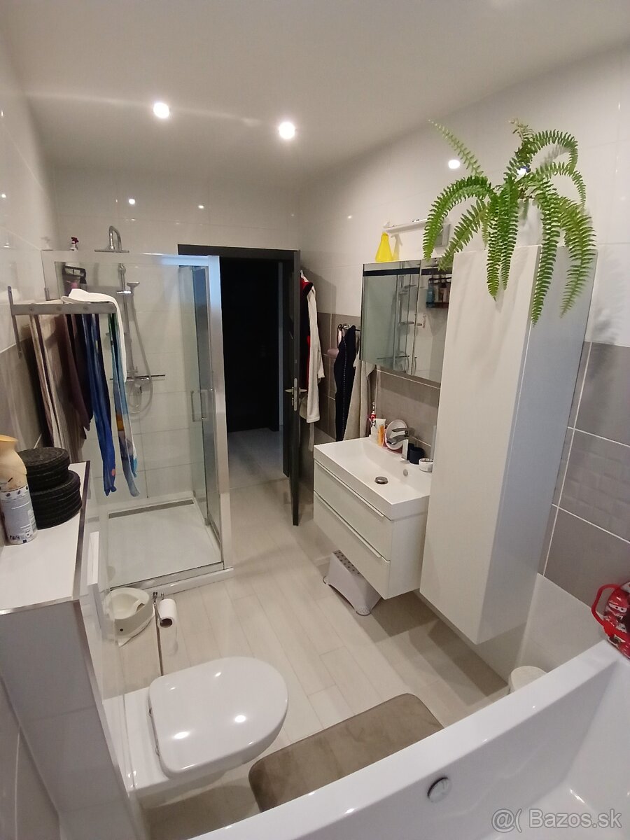 Na predaj moderný rodinný drevodom v tichej lokalite v pútni - 8