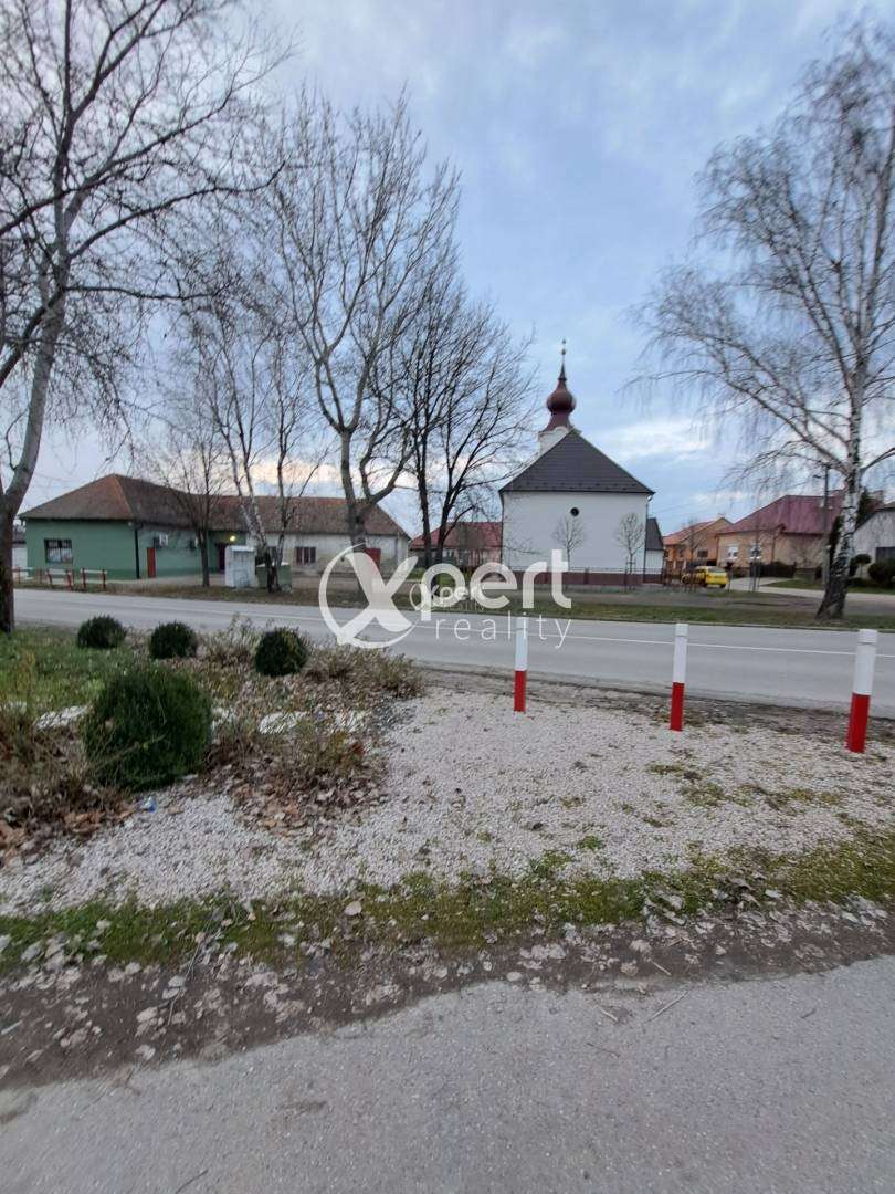 3-izbový starší RD. s garážou v obci PATAŠ - 8