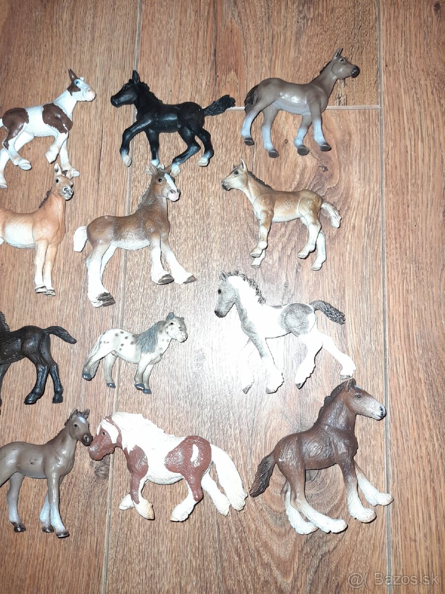 Schleich žriebätká - 8