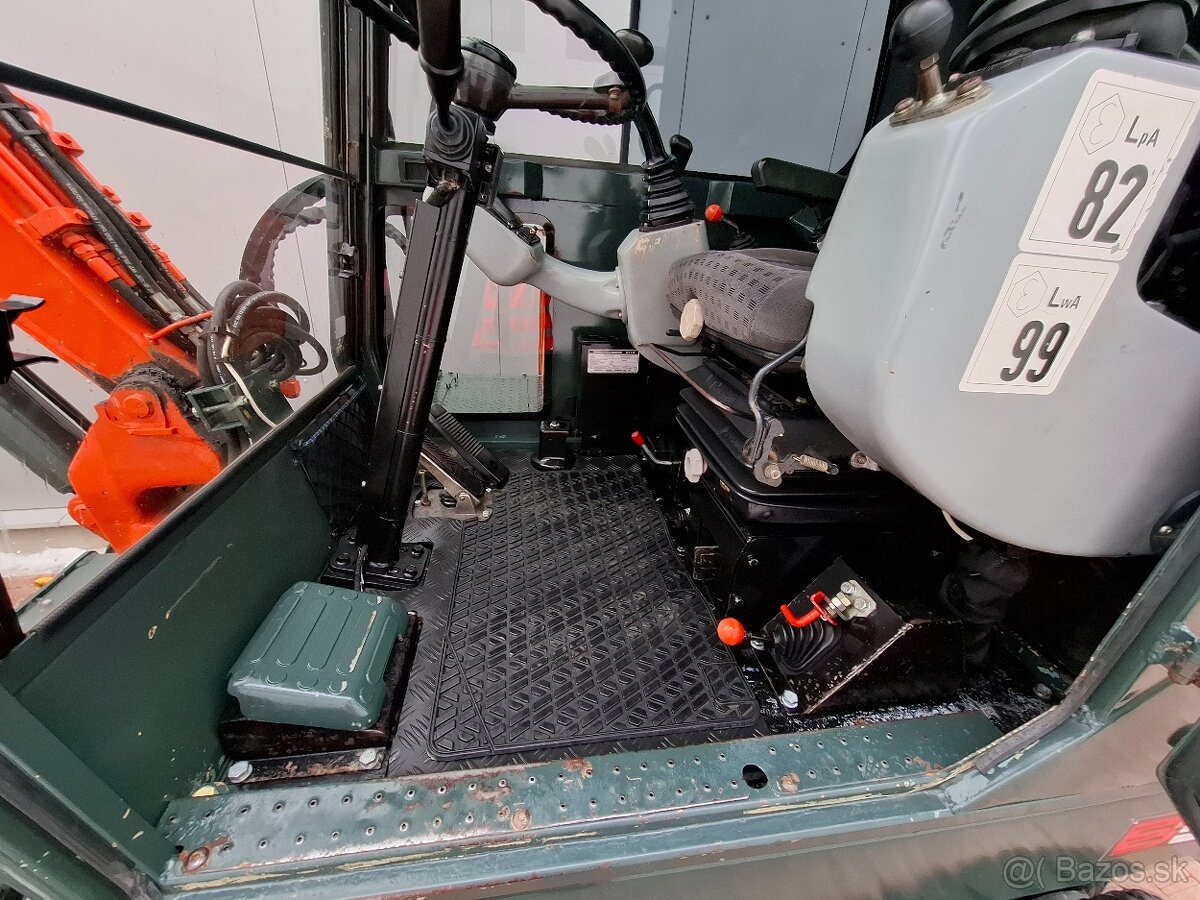 Predam kolesovy bager Yanmar B50W - 8