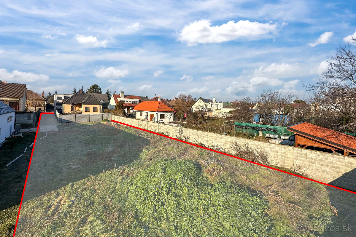 Na PREDAJ Slnečný, stavebný pozemok ,oplotený v obľúbene - 8