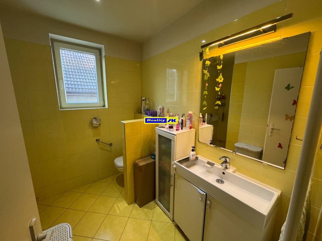 Rodinný dom vo vyhľadávanej lokalite Považský Chlmec - 8