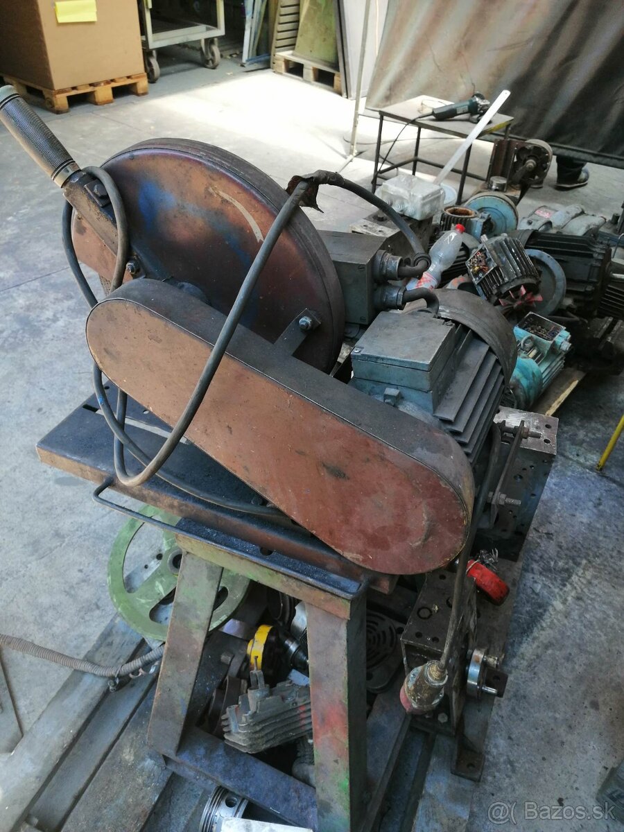 Predám kompresor 2jvk120 - 8