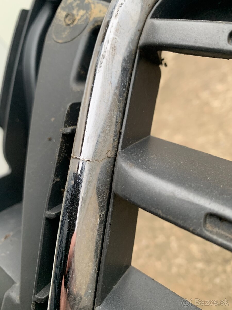 Maska 5 07-11 8T0 mrizka do nárazníku znak - 8