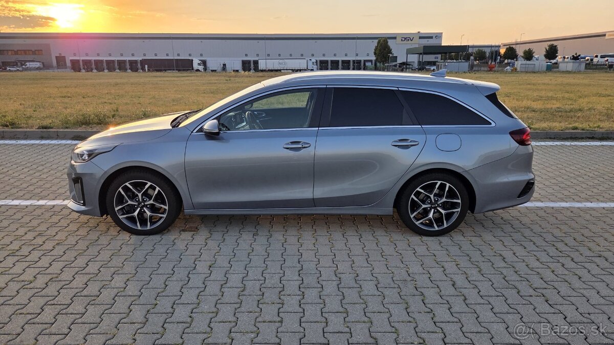 Kia CEED SW 1,6 CRDi GT-line automat - 8