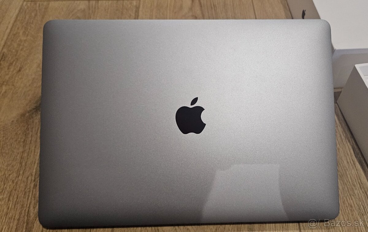 Apple MacBook Air 13 2020 ročník A2179 - 8