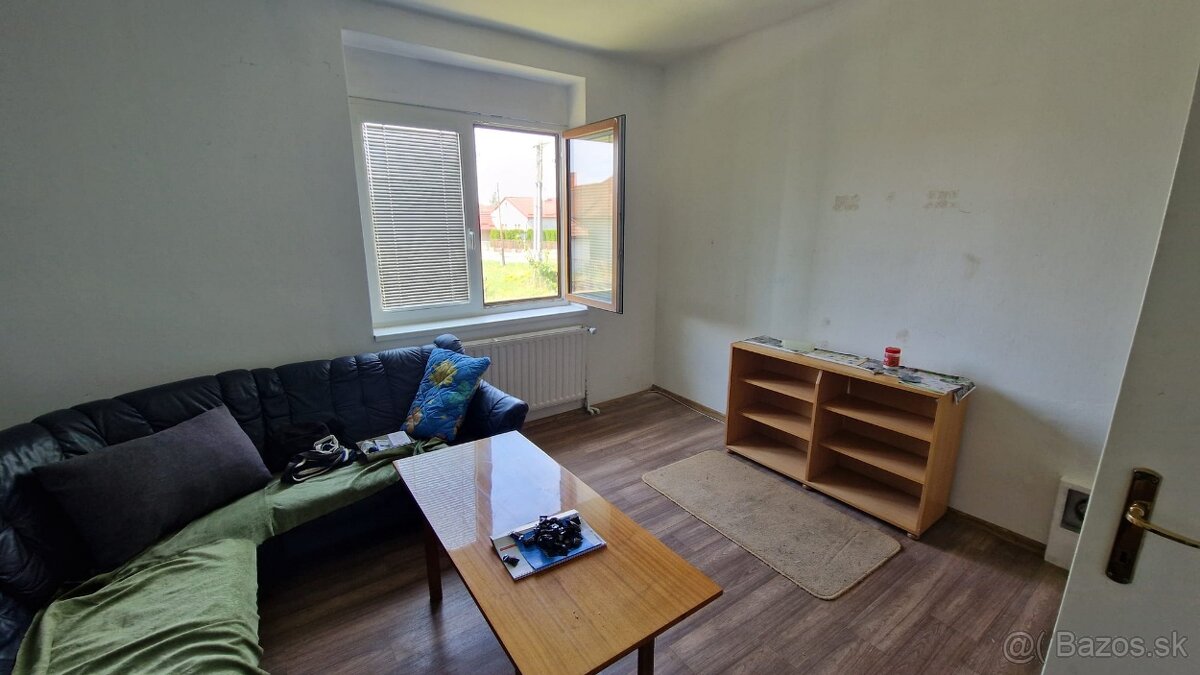 RODINNÝ DOM V PERFEKTNEJ LOKALITE ZLATE MORAVCE - 8