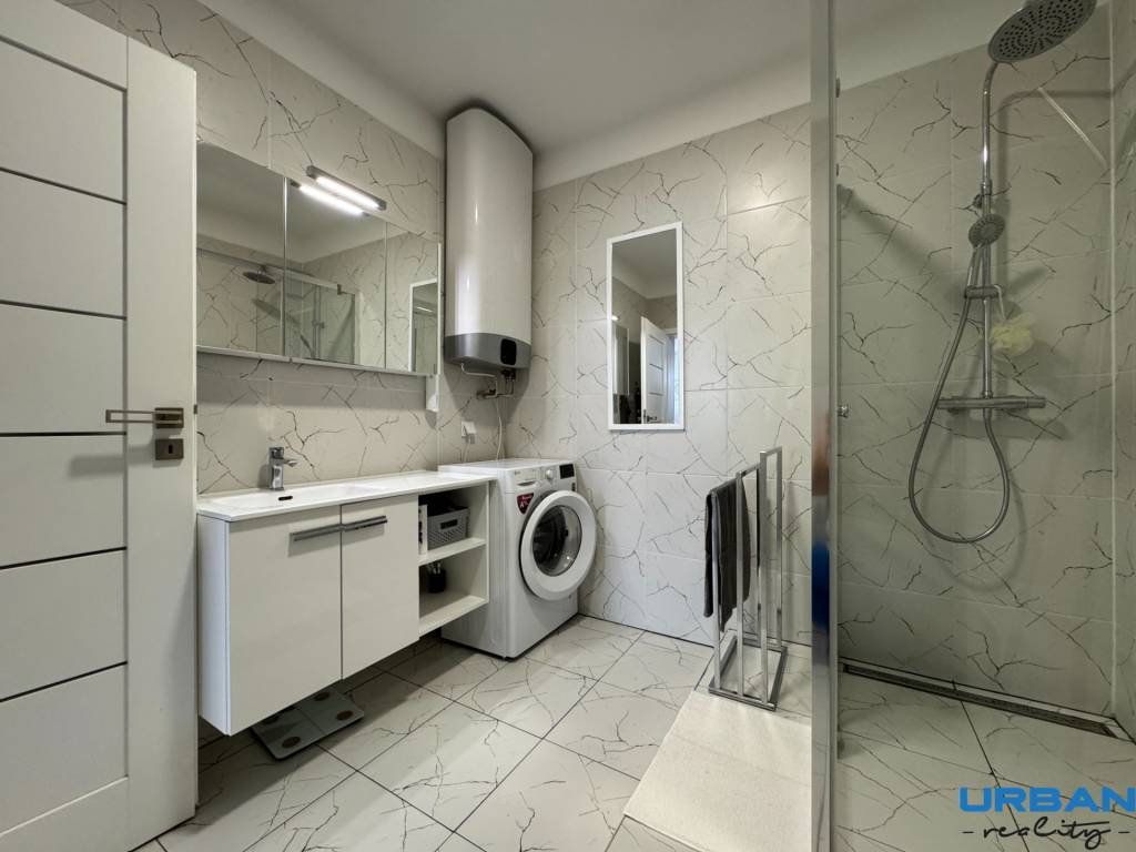 Na predaj 3i byt v RD, záhrada, vírivka, 2x parking v Šamorí - 8