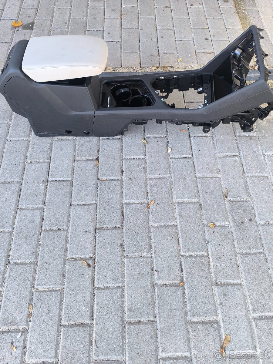 Interiér VW Tiguan Allspace - 8