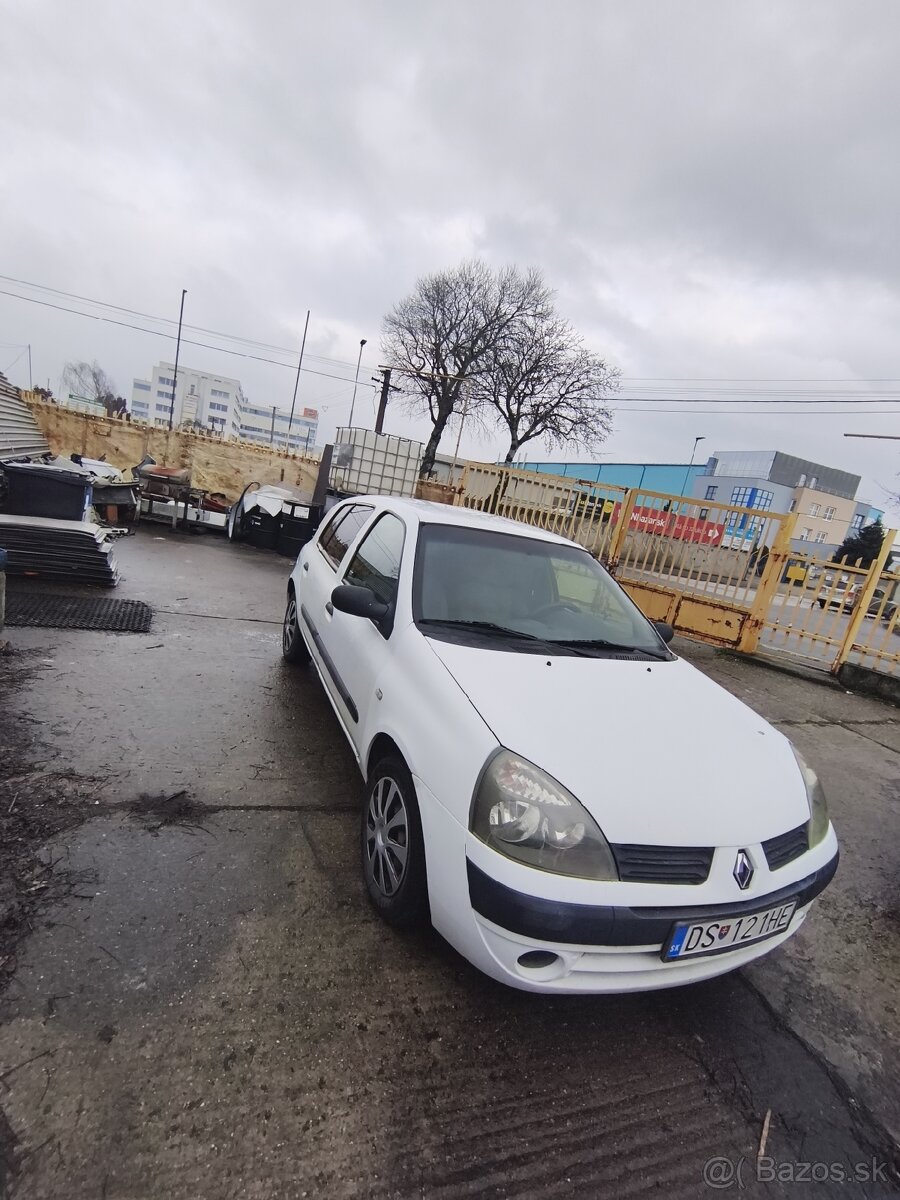 Renault Clio 2006 - 8