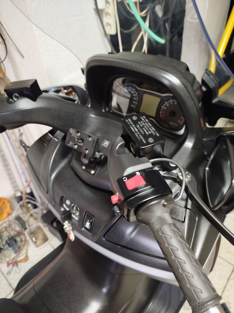 Suzuki Burgman 650 executive. - 8