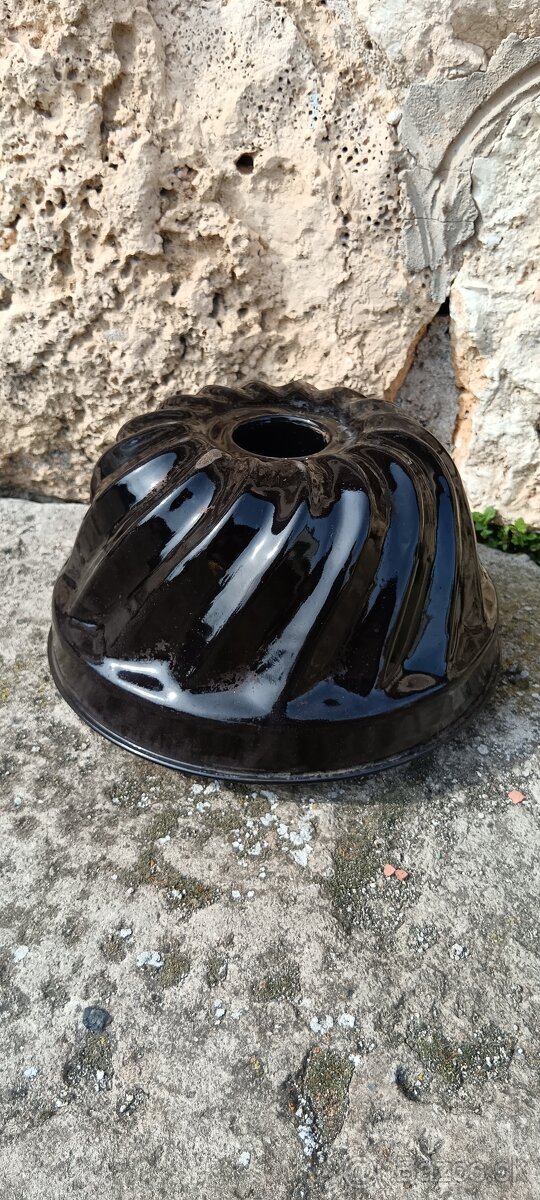 Žehlička, bábovka, misa, tanier.. - 8