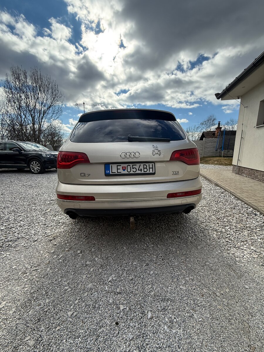 Audi q7 - 8