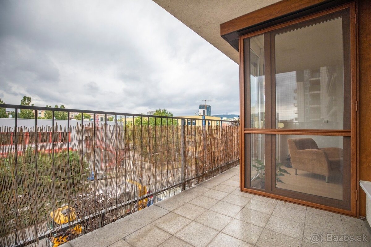 1i byt-BA /Ružinov, 59,70 + 7,8 m2 lóggia + 2,8 m2 pivnica - 8