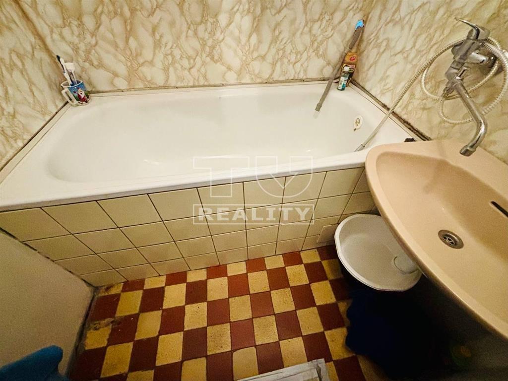 Ponúkame na predaj 3i byt s balkónom priamo v Kremnici - 8