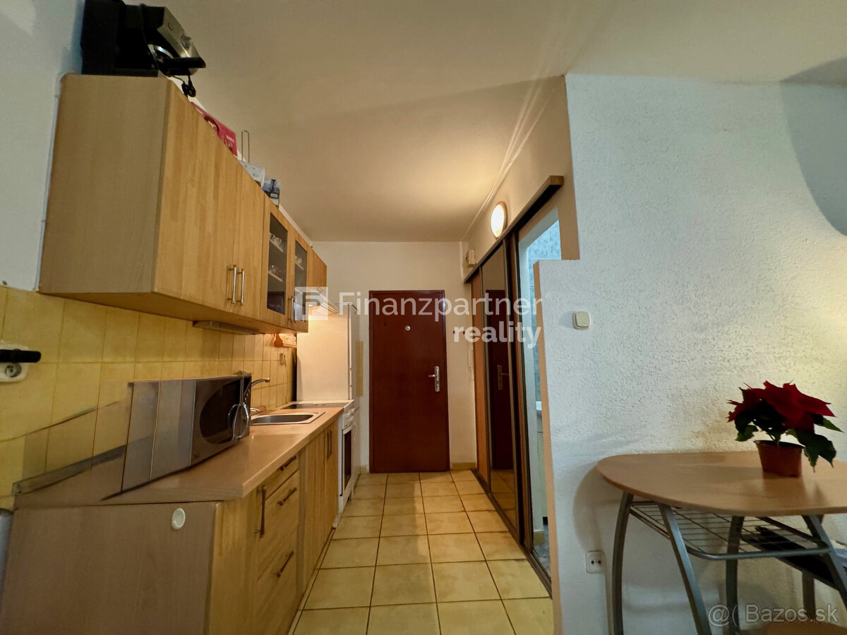 SUPER CENA Predaj Garsónka s balkónom a pivnicou Trnava, V - 8