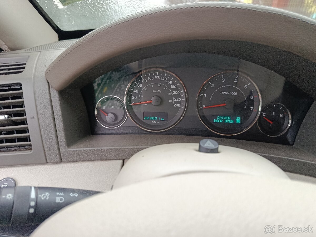 Jeep Grand Cherokee Overland 5,7 Hemi - 8