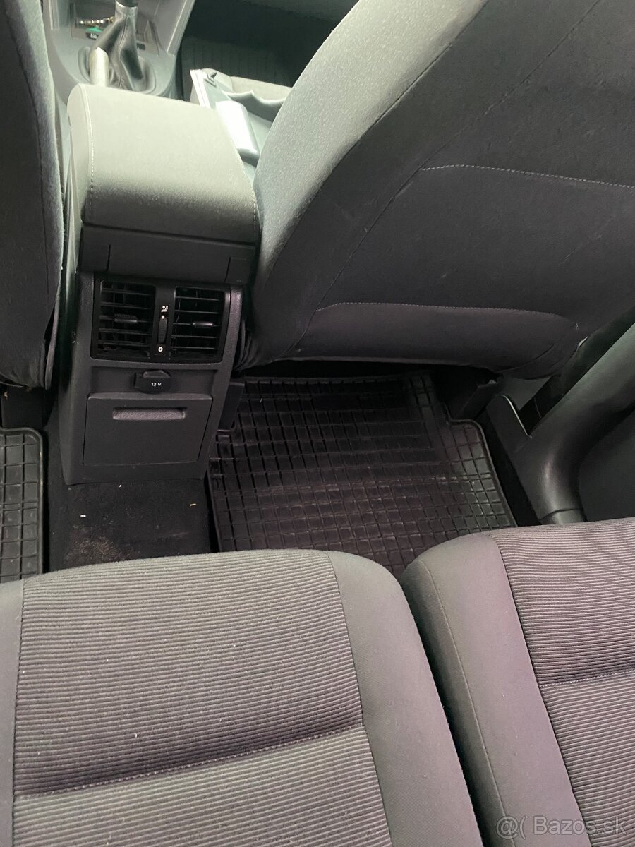 Predám vw Touran Facelift r 2007 1,9Tdi 77kw - 8