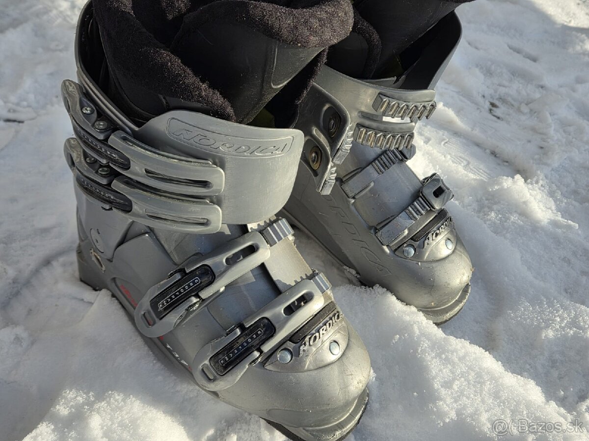 Darujem za symbolickú cenu lyžiarky Nordica - Veľkosť: 245 - 8