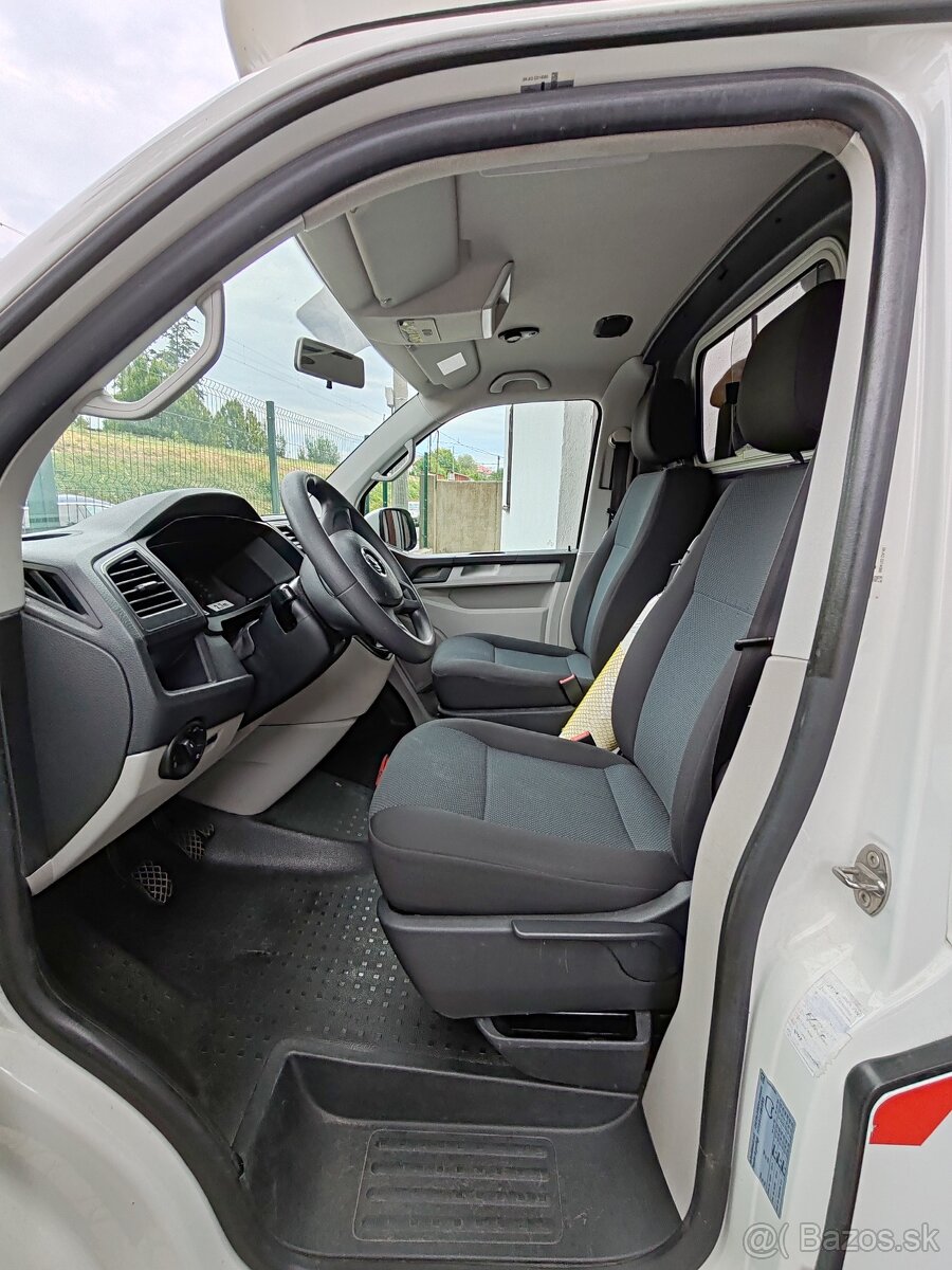 Predám sanitné vozidlo VW Transpoter 2,0 TDI - 8