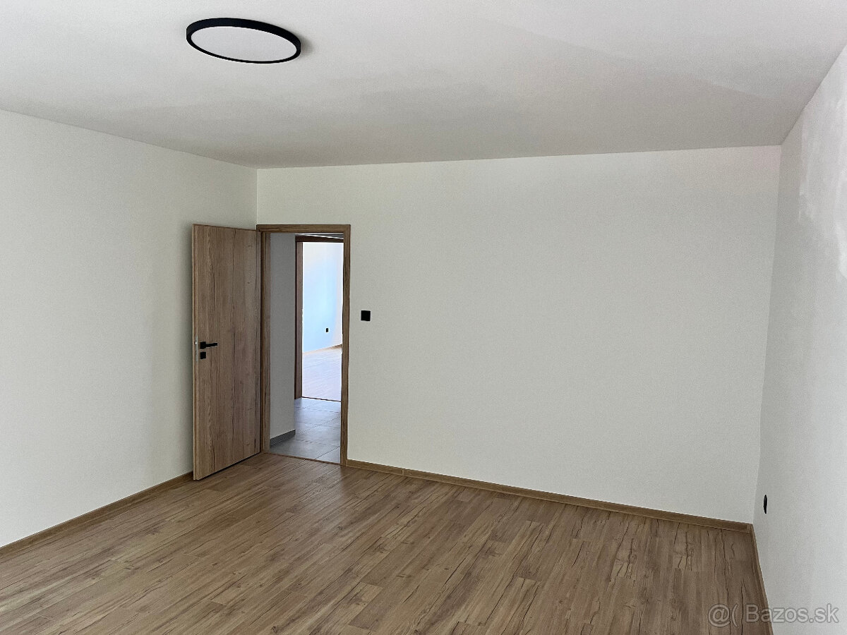 Priestranný zrekonštruovaný 3-izbový byt v Dunajskej Strede - 8
