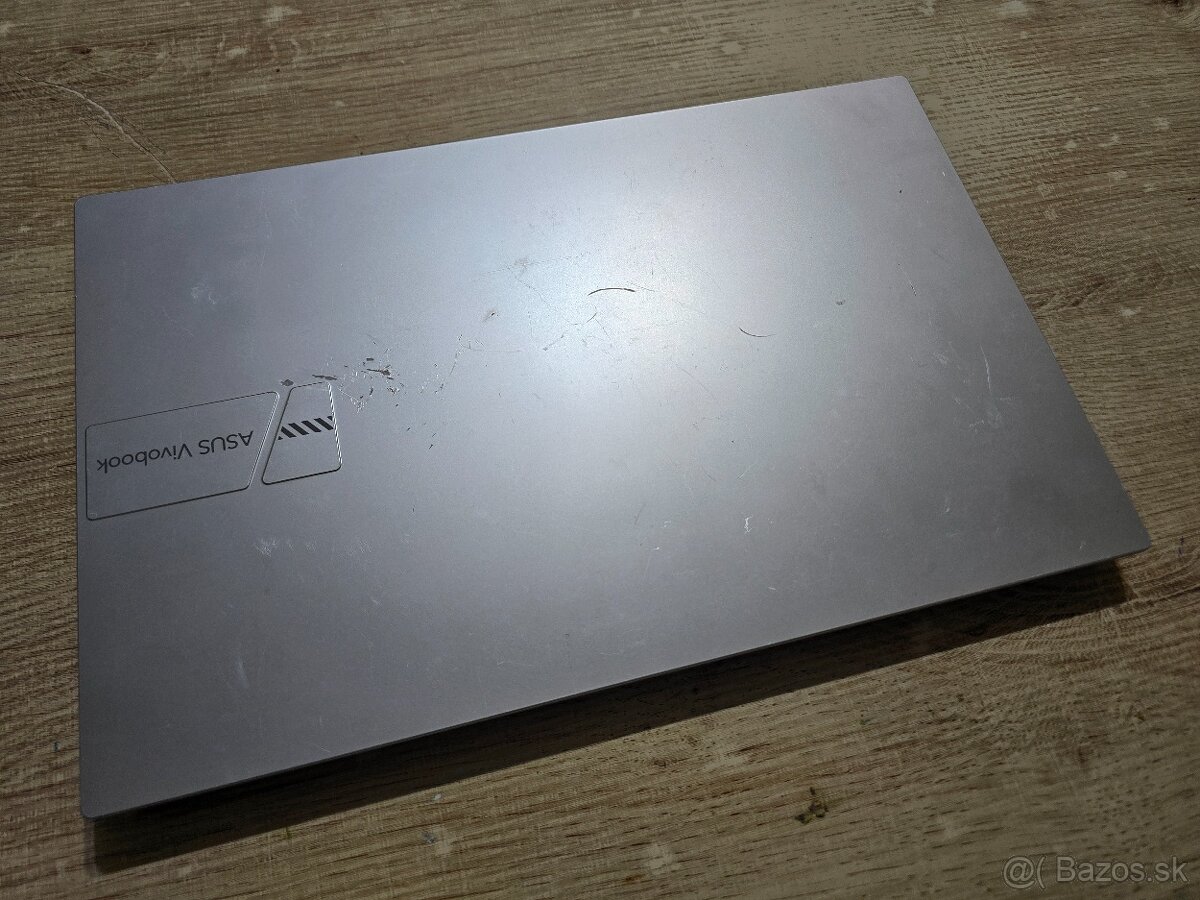 Asus Vivobook 15 v najvyssej konfiguracii so 16 gb ram intel - 8