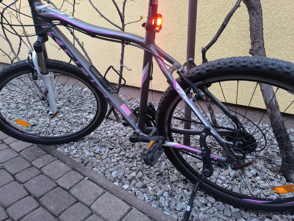 Dámsky pekný bicykel - 8